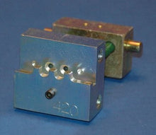 Load image into Gallery viewer, ANSI 420 Chain Cutting Die Set