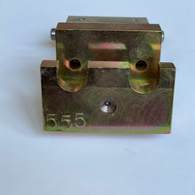 Load image into Gallery viewer, Smith Craft Products CA555 Ag Chain Die Set